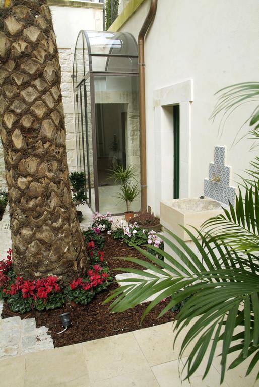 Hotel Novecento Шиклі Екстер'єр фото