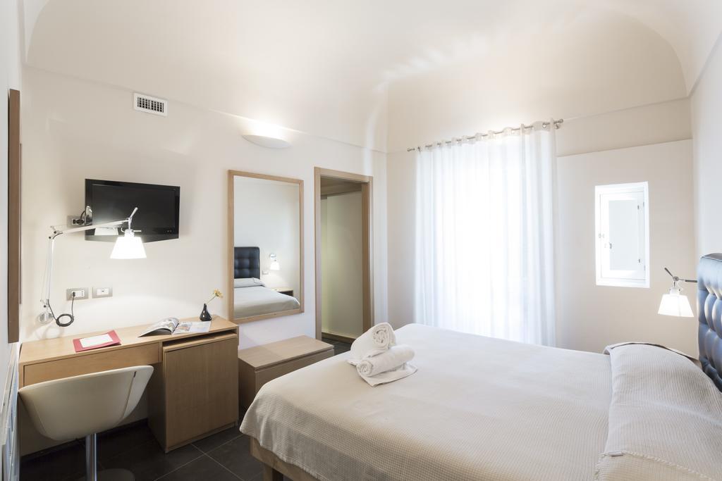 Hotel Novecento Шиклі Екстер'єр фото