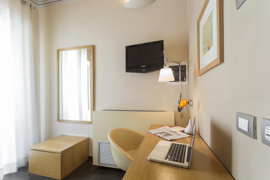 Hotel Novecento Шиклі Екстер'єр фото