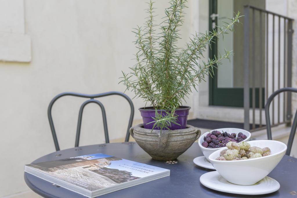 Hotel Novecento Шиклі Екстер'єр фото