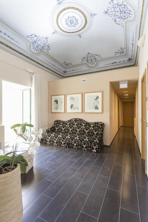 Hotel Novecento Шиклі Екстер'єр фото
