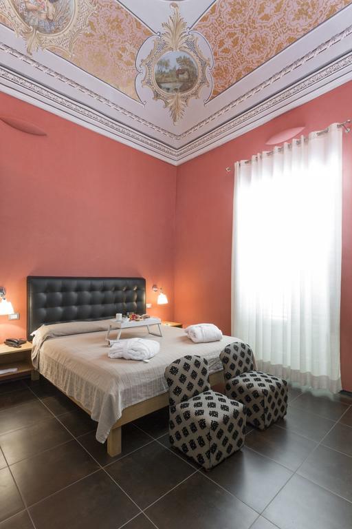 Hotel Novecento Шиклі Екстер'єр фото