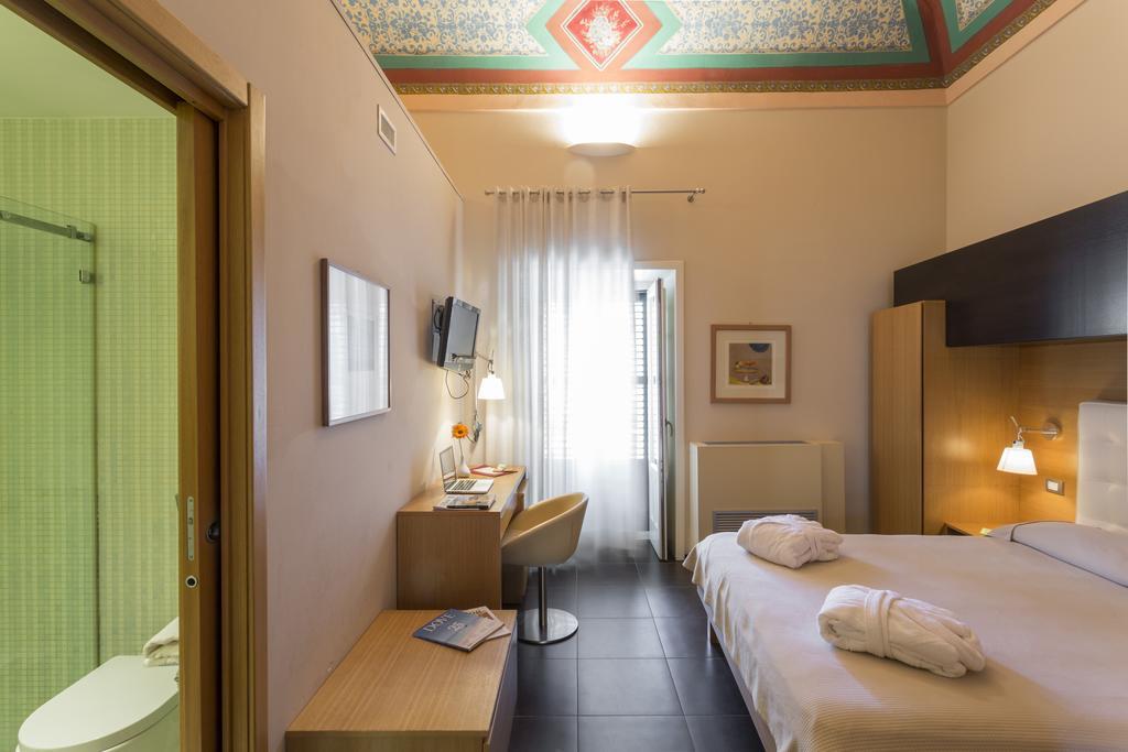 Hotel Novecento Шиклі Екстер'єр фото