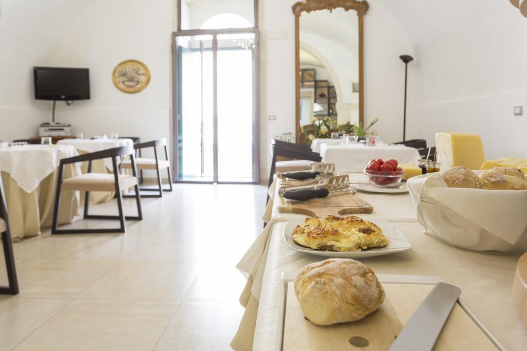 Hotel Novecento Шиклі Екстер'єр фото