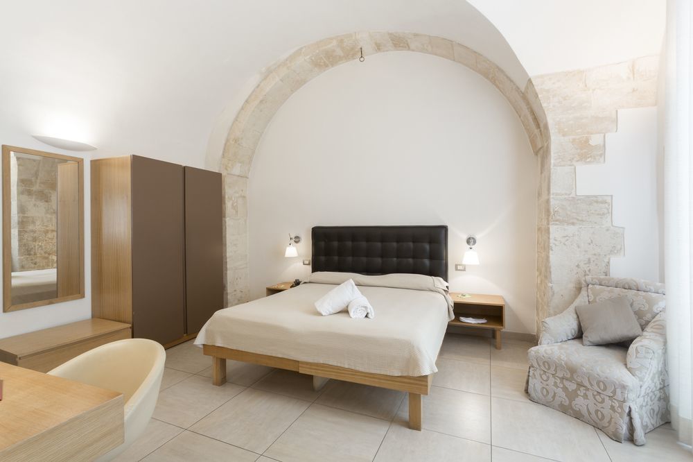 Hotel Novecento Шиклі Екстер'єр фото