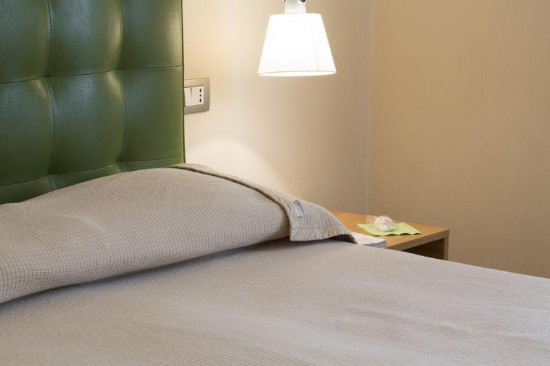 Hotel Novecento Шиклі Екстер'єр фото