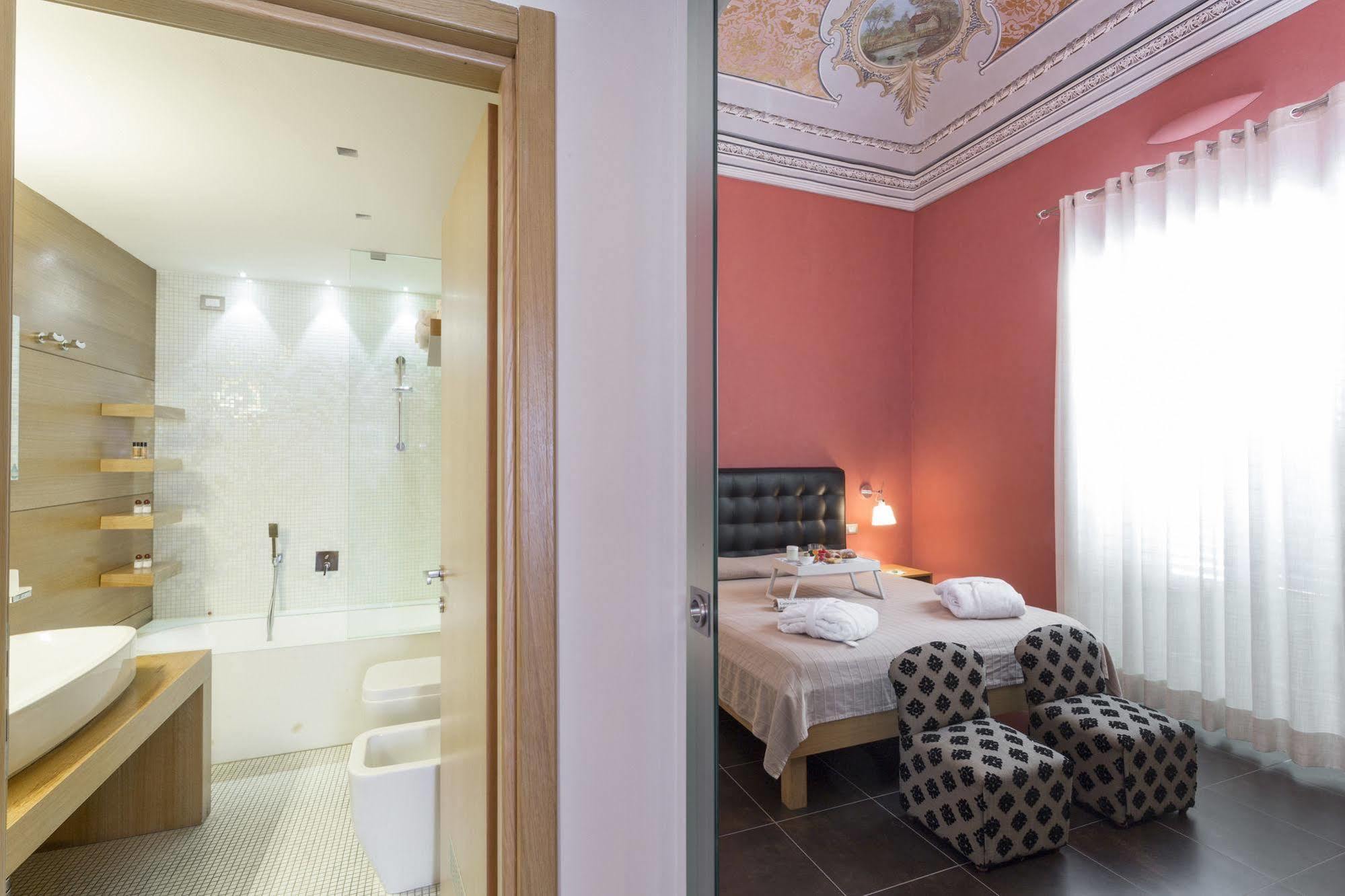 Hotel Novecento Шиклі Екстер'єр фото