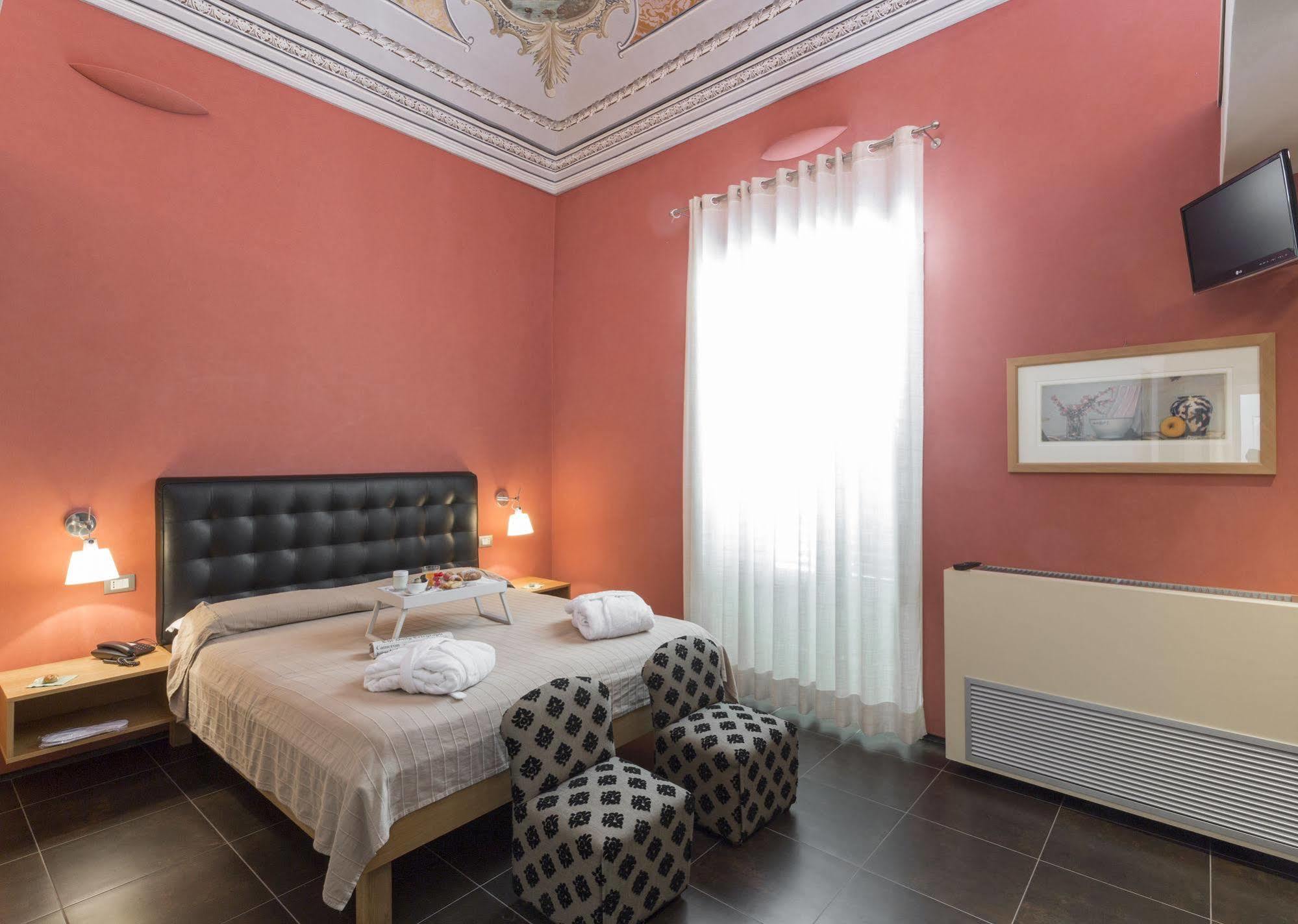 Hotel Novecento Шиклі Екстер'єр фото