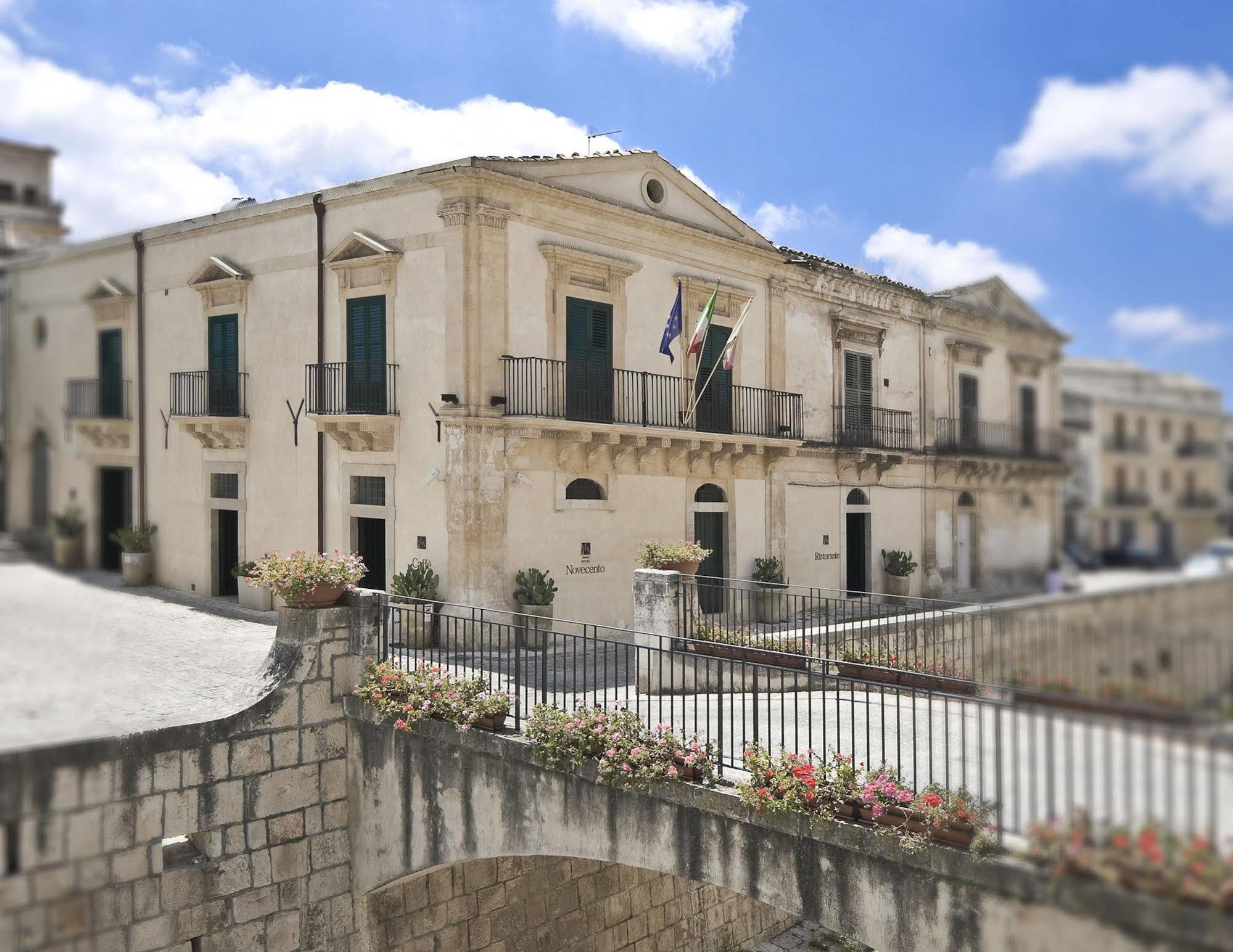 Hotel Novecento Шиклі Екстер'єр фото